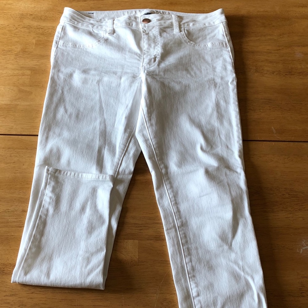 American Eagle Size 12 White Skinny Jeans
